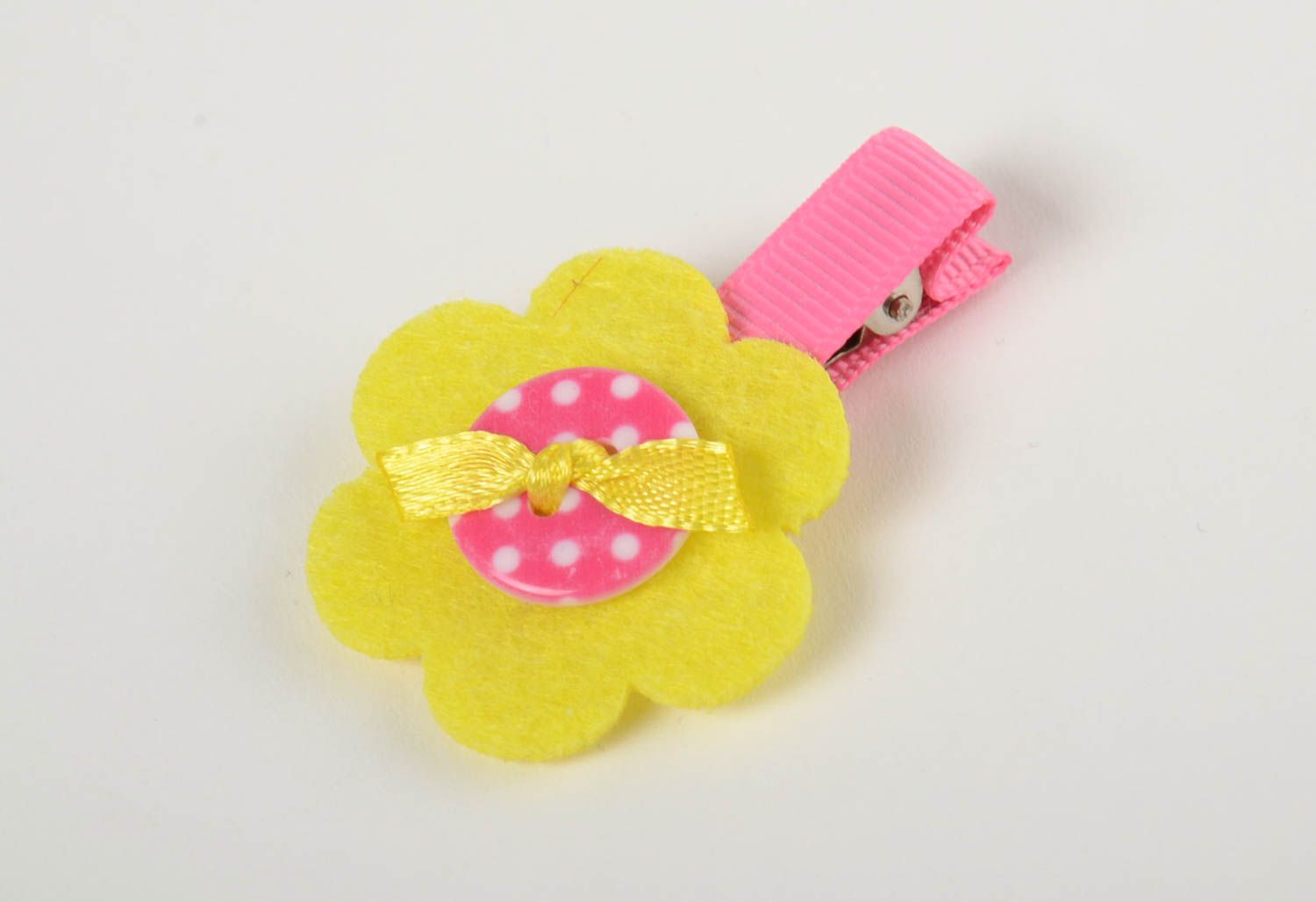 Желто-розовая заколка для волос из репсовой ленты и флиса детская ручной работы фото 2