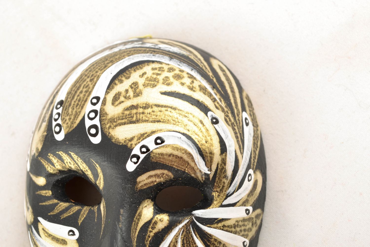 Интерьерная подвеска карнавальная маска ручной работы фото 3