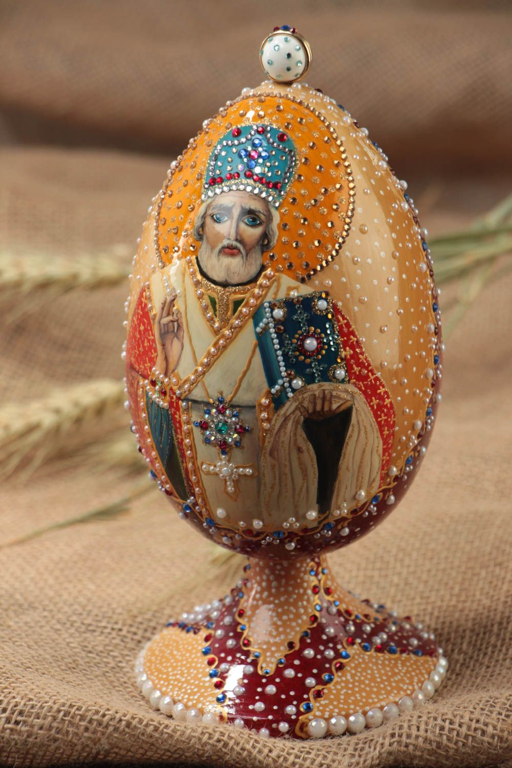 Huevo de Pascua decorado con icono de San Nicolás original hecho a mano foto 1