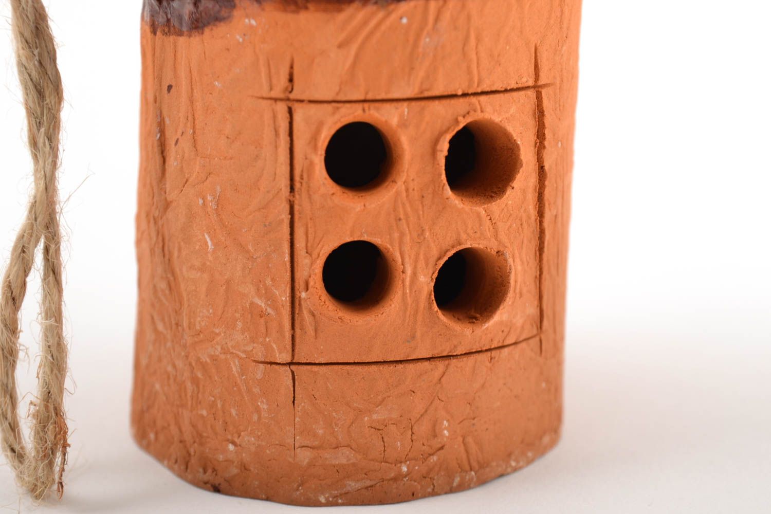 Колокольчик из глины фигурка ручной работы деревенская хижина глиняный сувенир фото 4