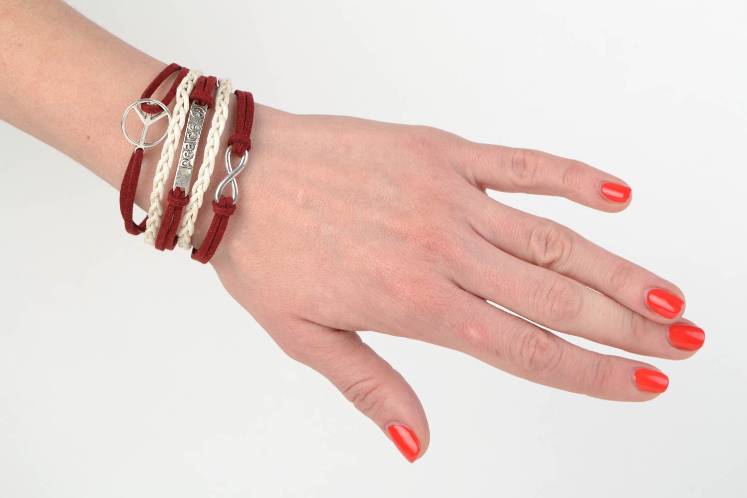 Handgemachtes Armband aus Wildleder mit metallischen Einsätzen wunderschön  foto 2