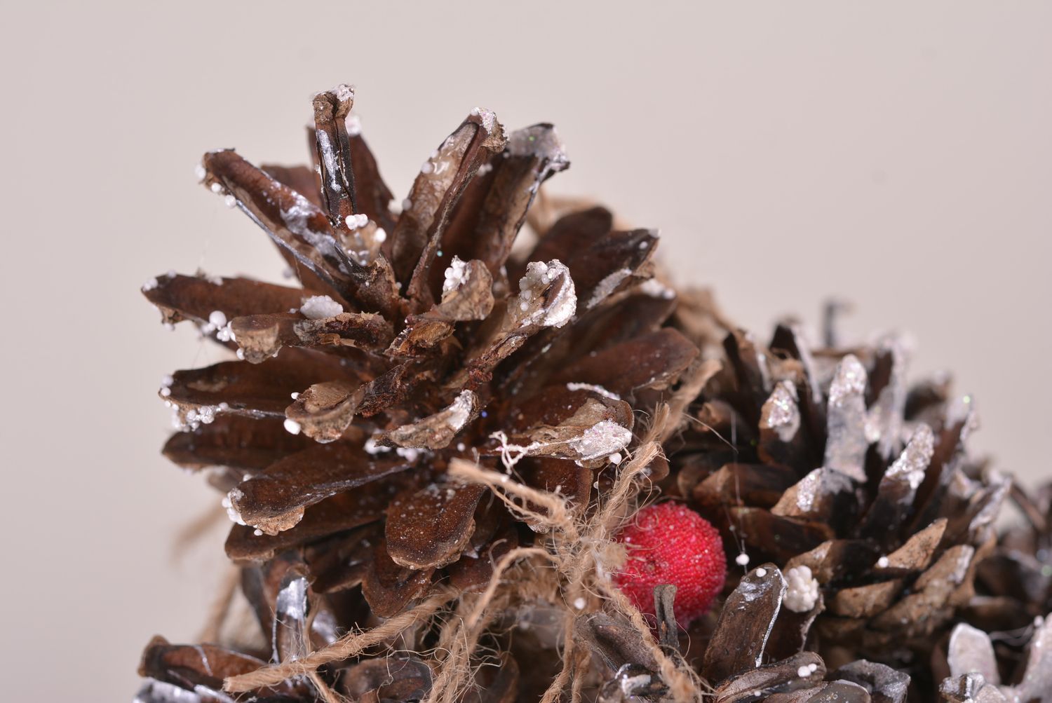 Petit Sapin de Noël artificiel fait main en cônes Déco maison originale photo 3