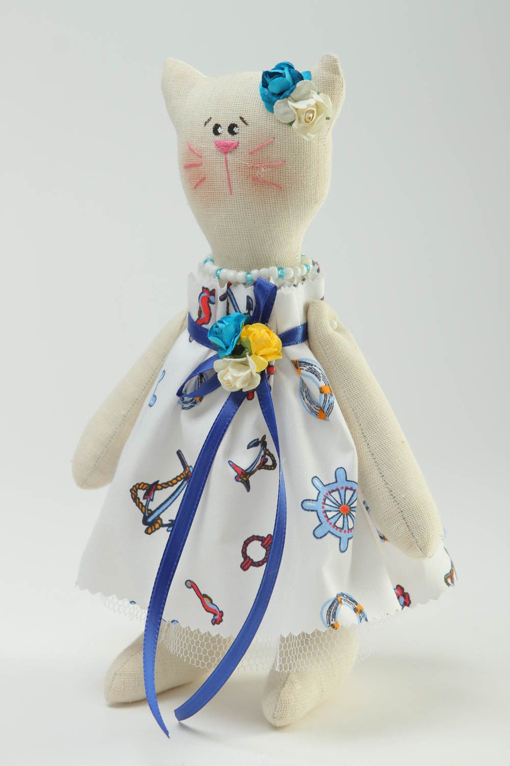 Juguete artesanal muñeca de peluche decorativa regalo original Gatita blanda foto 2