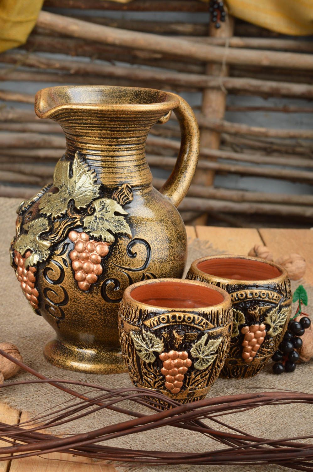 Cruche et gobelets en céramique bruns faits main peints 2 L et 20 cl 3 pièces  photo 1