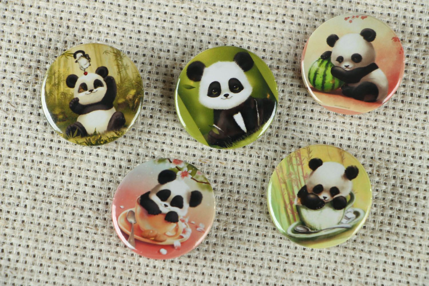 Conjunto de ícones de metal em forma da Panda  foto 1