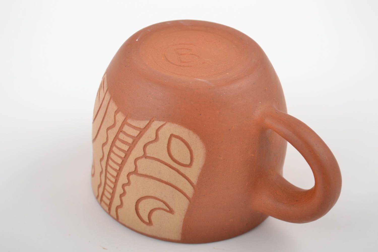 Taza de cerámica marrón con ornamento hecha a mano 250 ml foto 4