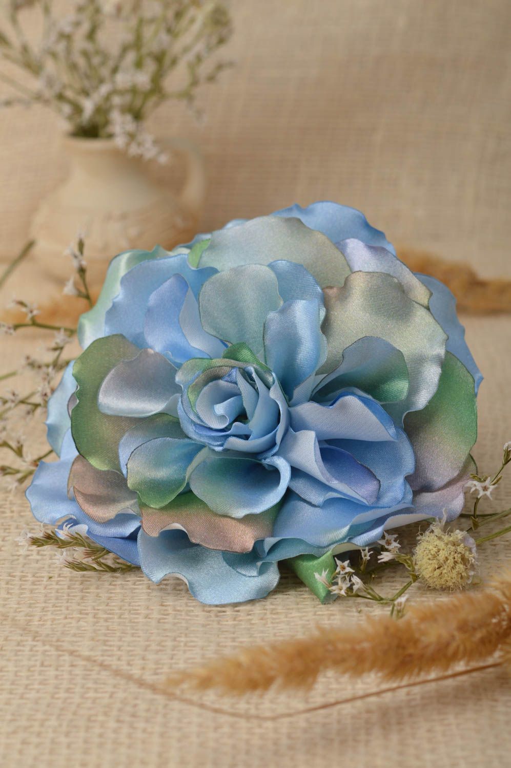 Handmade blaue Schmuck Brosche Haarspange Blume Haar Accessoires aus Atlas foto 1