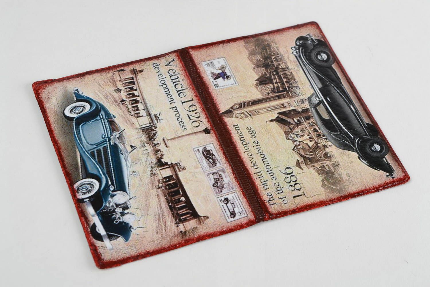 Funda para pasaporte de decoupage con automóvil hecha a mano original estilosa foto 3