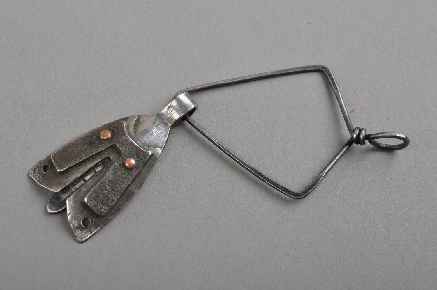 Pendentif en métal fait main accessoire acier inoxydable en forme de papillon photo 3