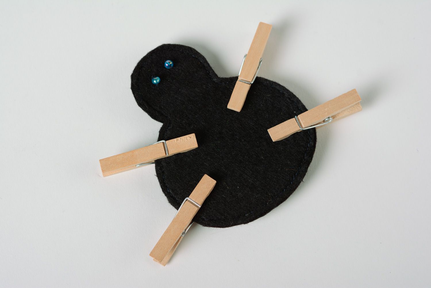 Handmade educational toy sewn of felt with wooden clothes pins Spider for kids photo 1