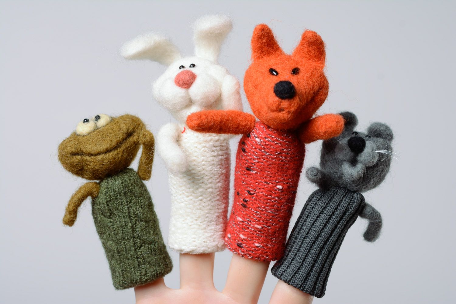 Handmade Finger Theater Set aus 6 Spielzeugen aus Wolle in Filzen Technik für Kinder foto 2