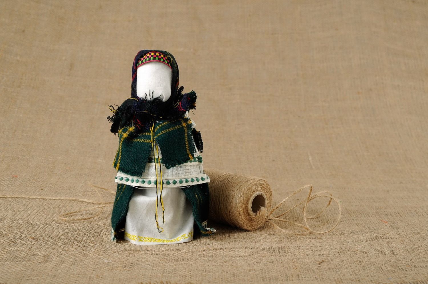 Bambola etnica di stoffa fatta a mano amuleto talismano slavo foto 1
