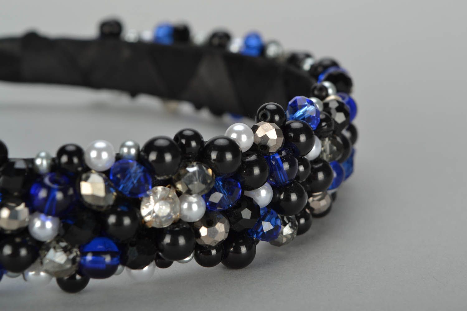 Black and blue beaded hair band photo 3