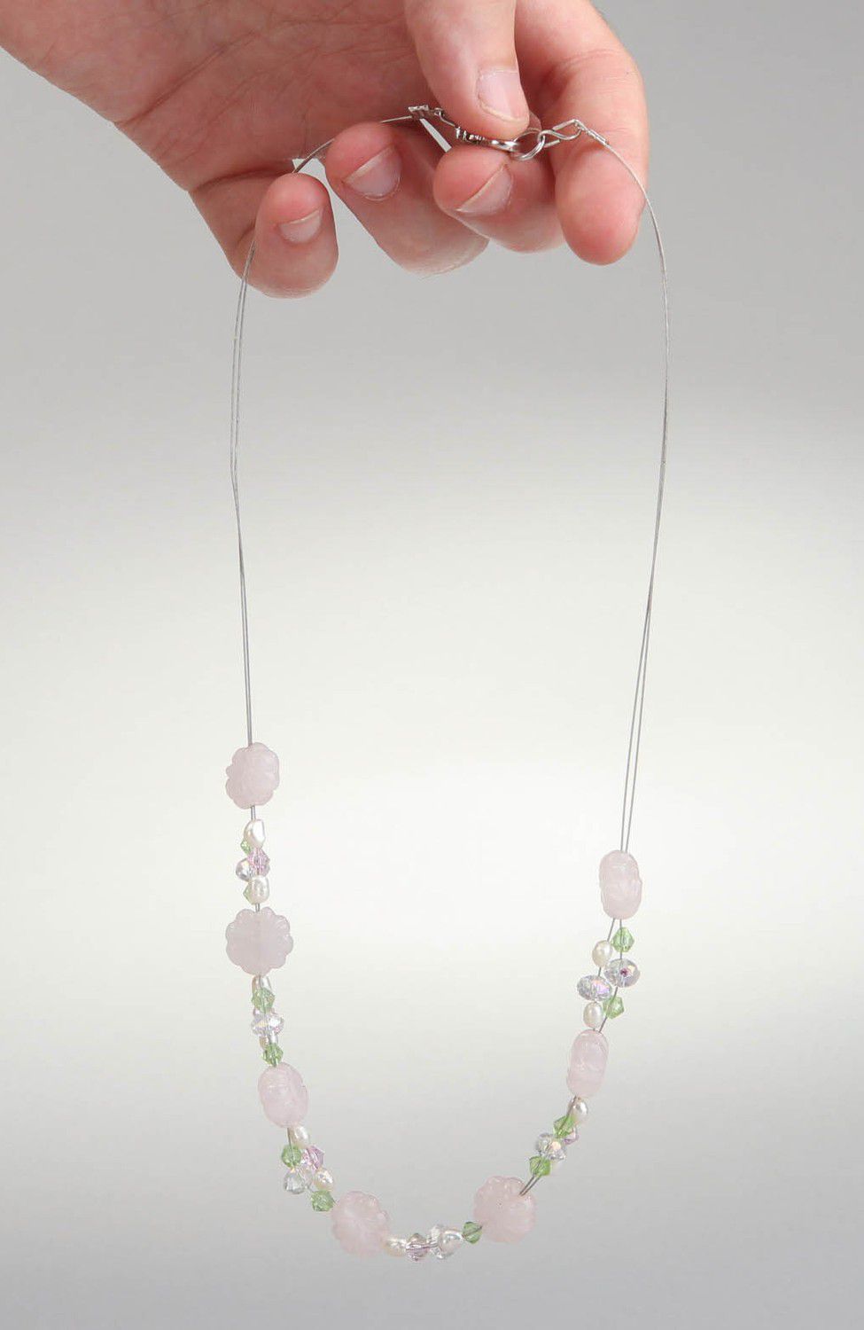Elegantes Collier handmade aus Quarz, Perlen und Kristall foto 4