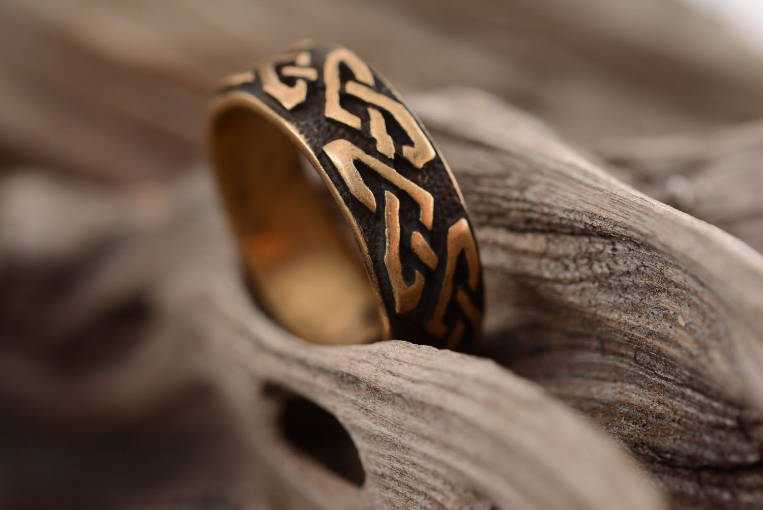 Celtic bronze ring photo 2