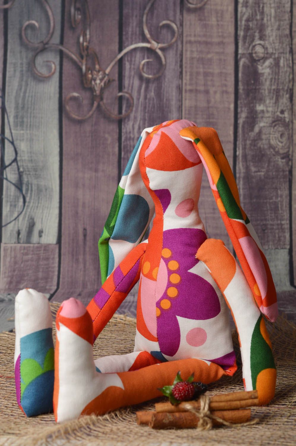 Jouet fait main Peluche lapin en tissu multicolore original Cadeau enfant photo 1