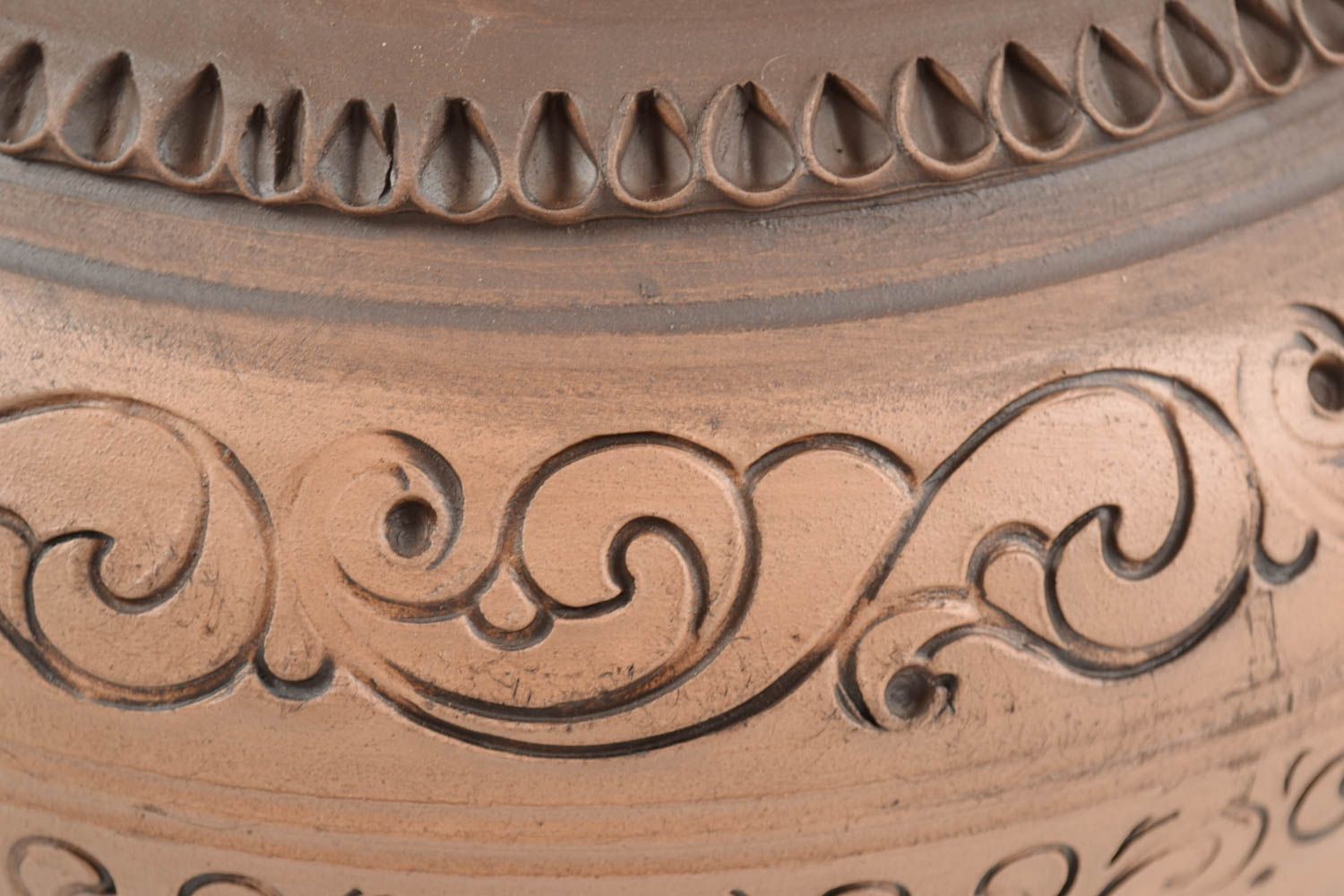 Глиняная кастрюля большая с крышкой объемом 5 литров коричневая ручной работы фото 3