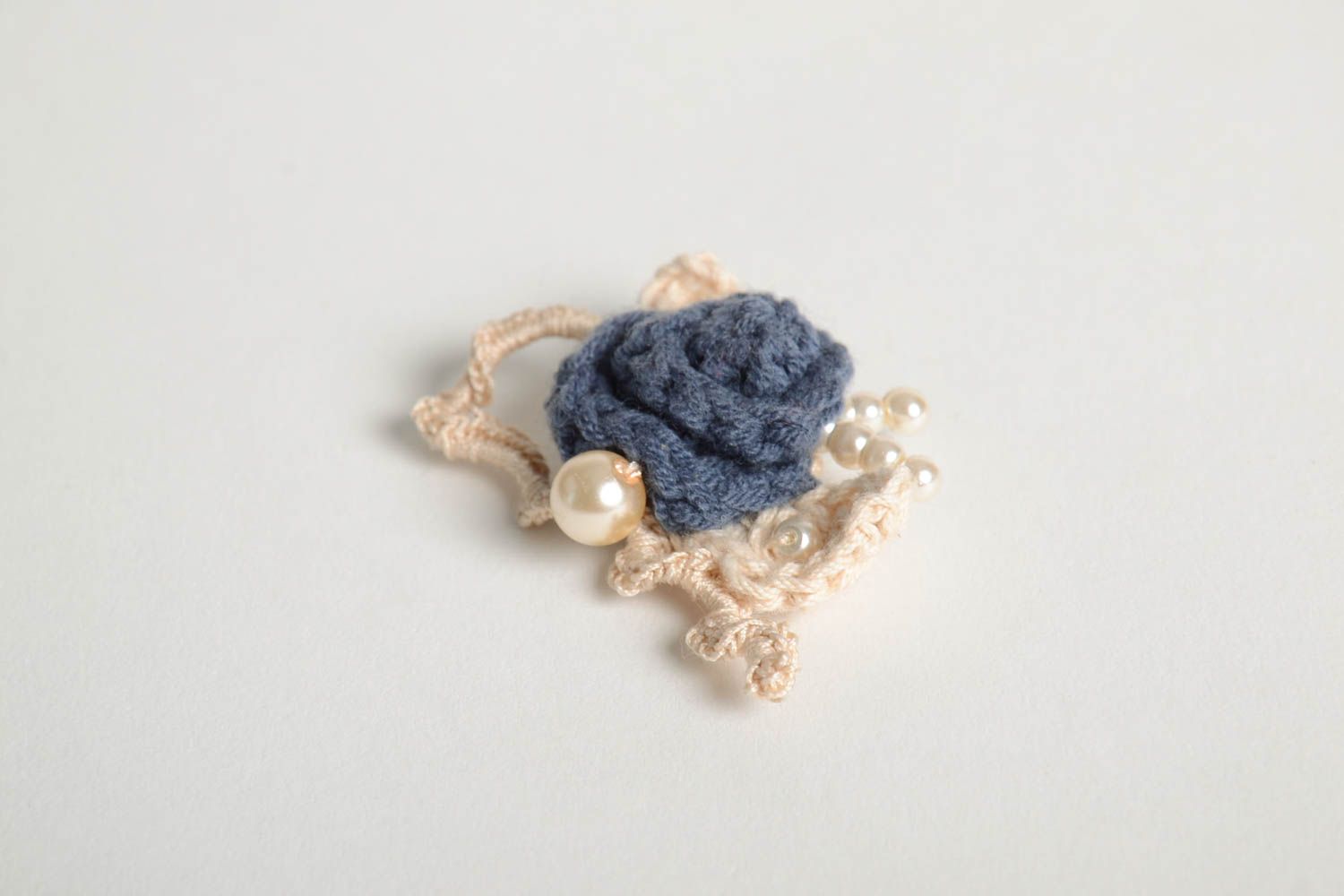 Broche fleur Bijou fait main tricot crochet coton fils Accessoire femme photo 3