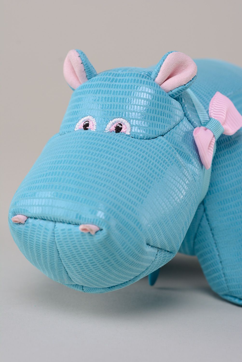 Blue leather interior toy hippo with zipper photo 2