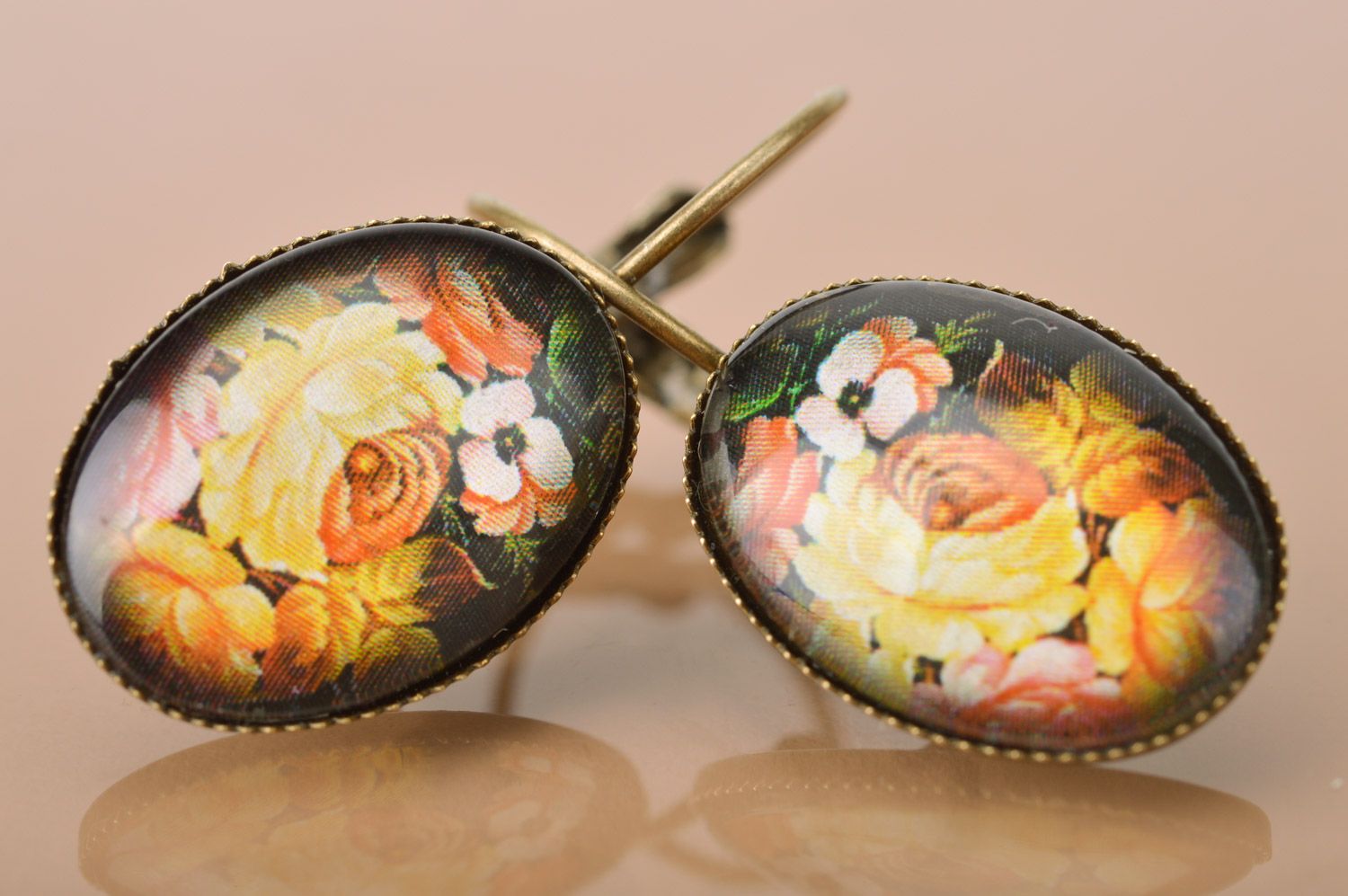 Handmade metal oval earrings with beautiful pictures of flowers photo 4