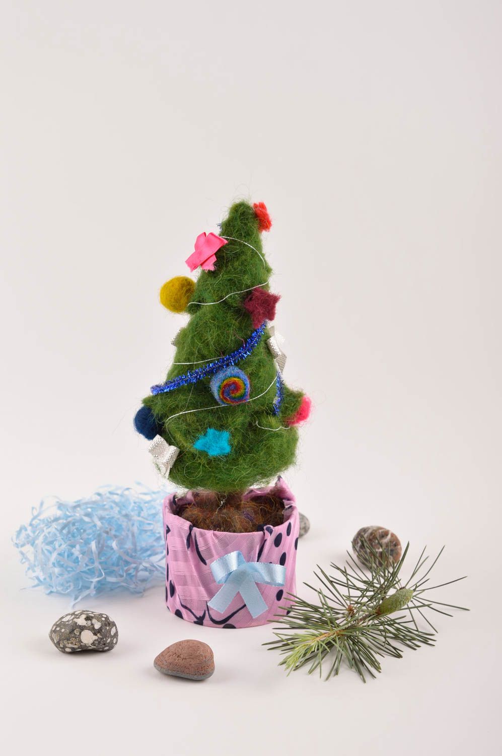 Handmade Deko Tannenbaum aus Wolle Deko für Weihnachten Wohn Accessoire  foto 1