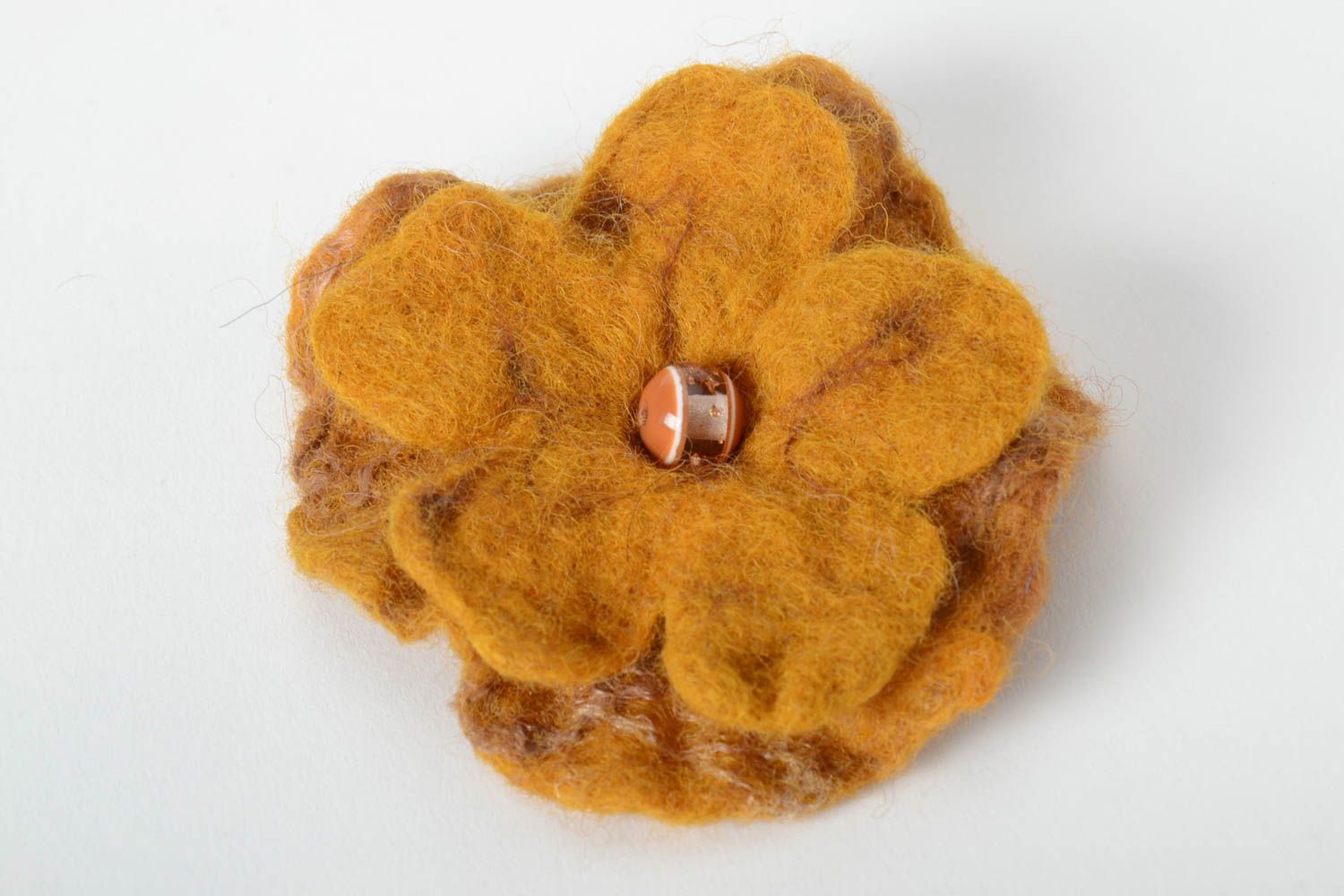 Handgemachter Schmuck Blume Brosche in Orange Accessoire für Frauen aus Wolle foto 5