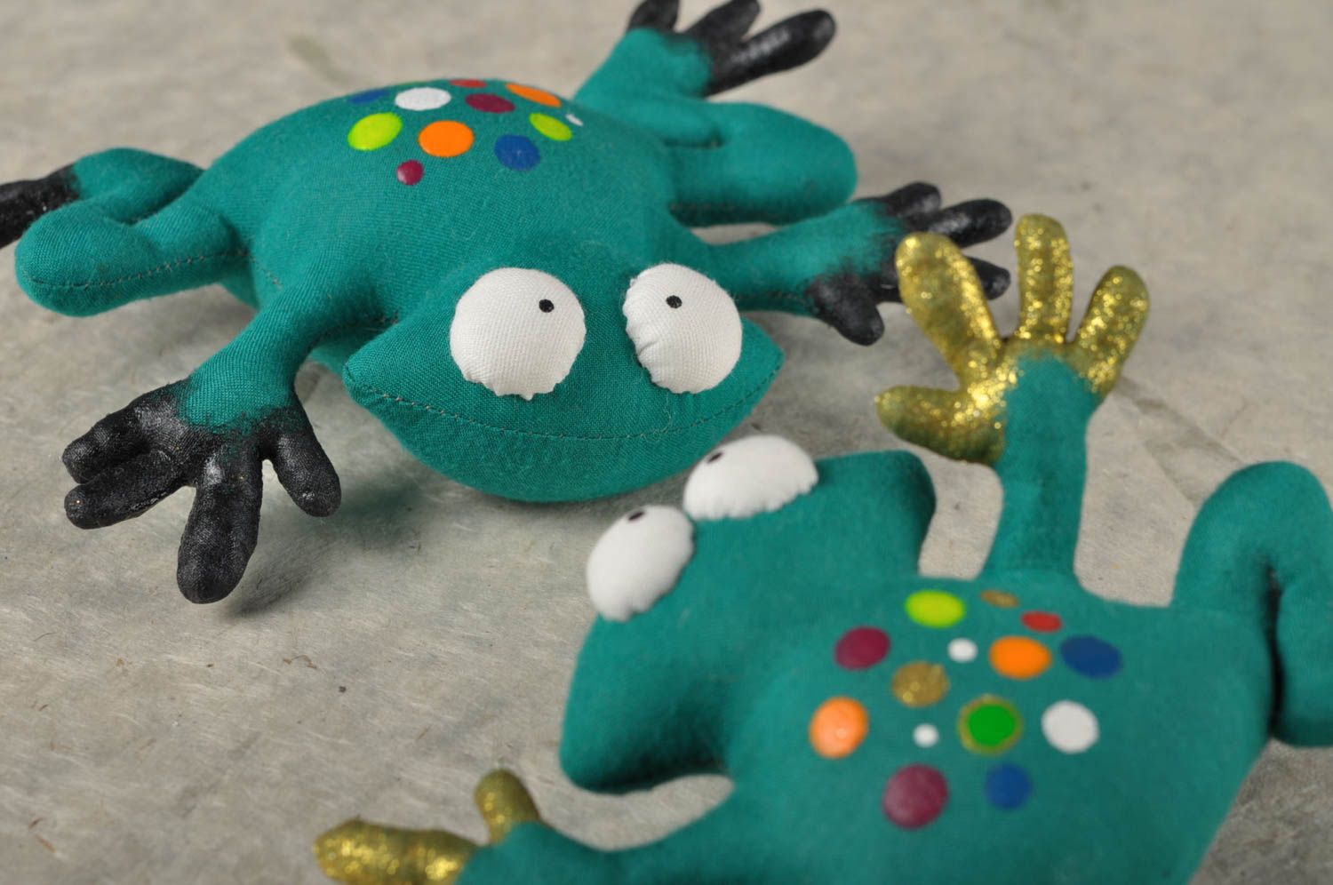 Handmade Kuscheltier Frosch grell Stoff Spielzeug Geschenk für Kinder  foto 3
