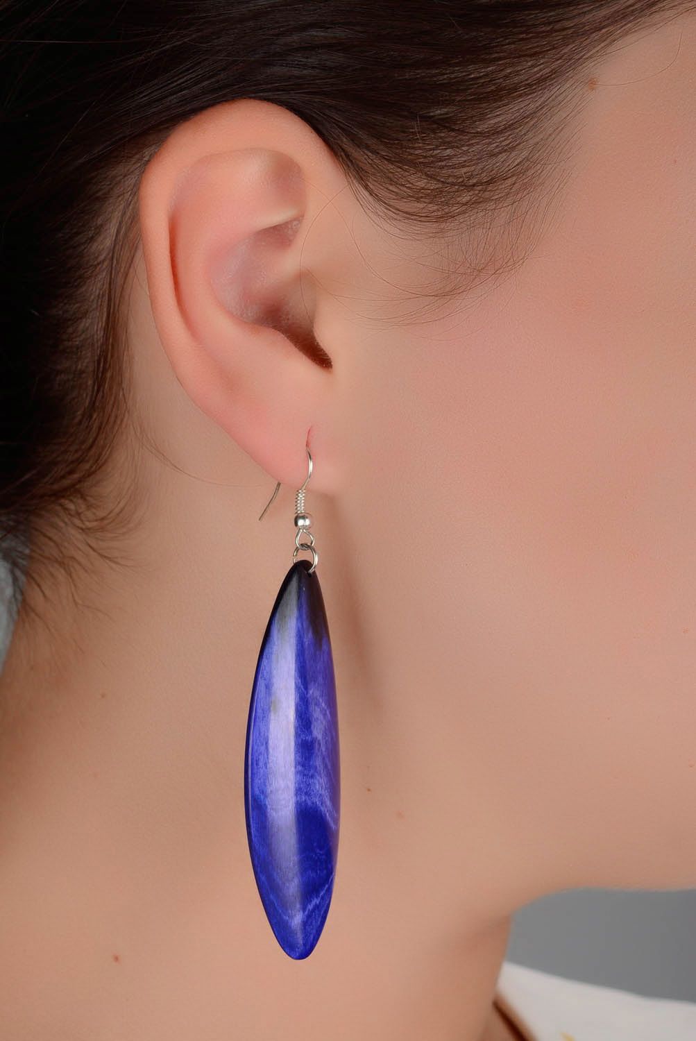 Blaue Ohrringe aus Horn Blatt foto 4