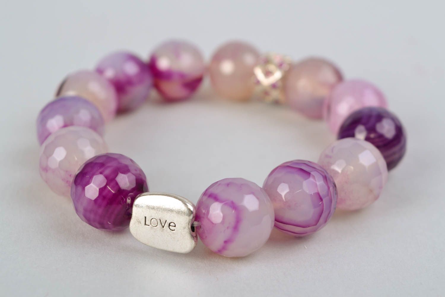 Bracelet en agate fait main sur élastique violet de créateur Amour pour femme photo 3