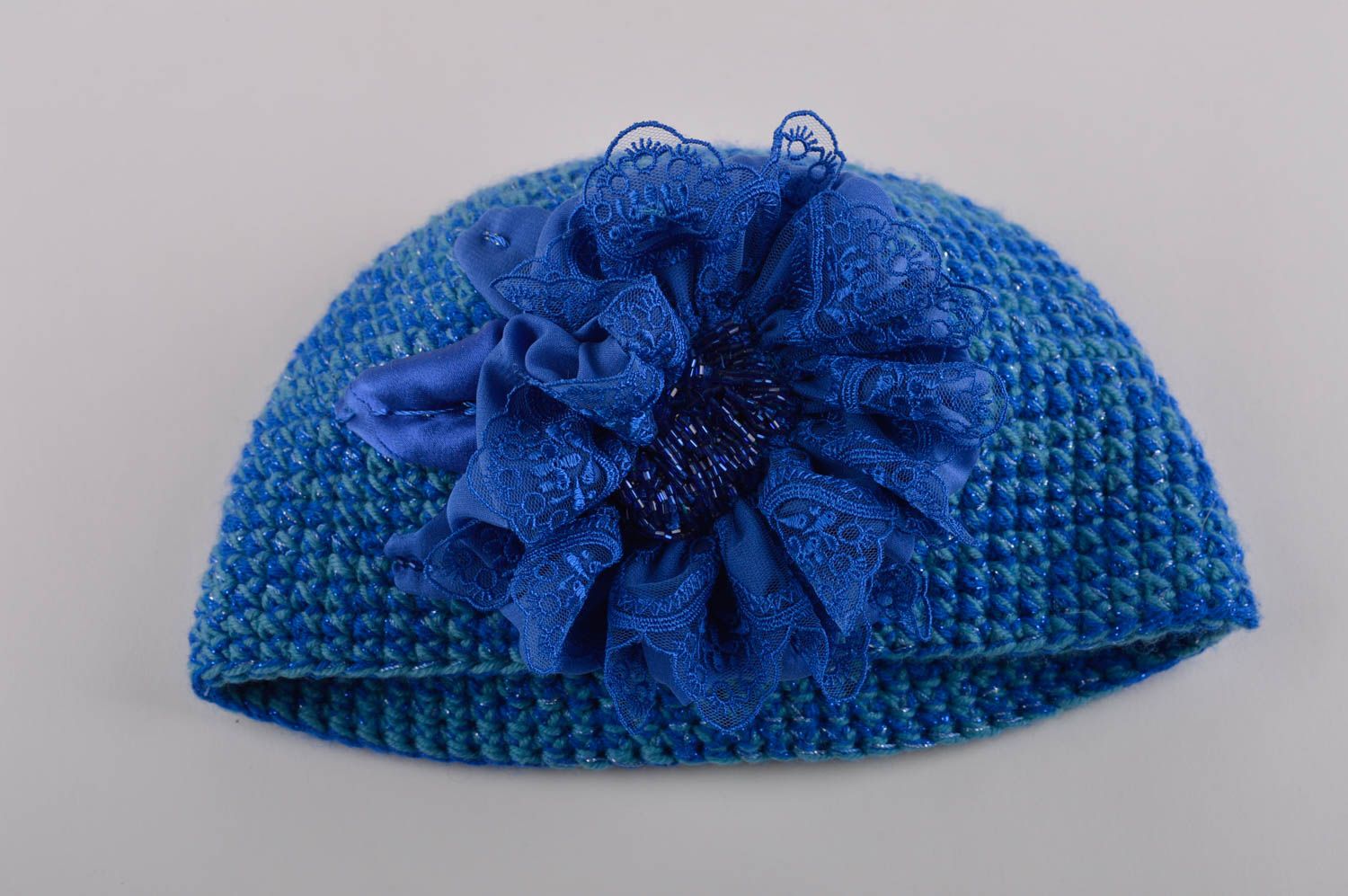 Зимняя шапка ручной работы шапка с цветком женская шапка синяя оригинальная фото 5