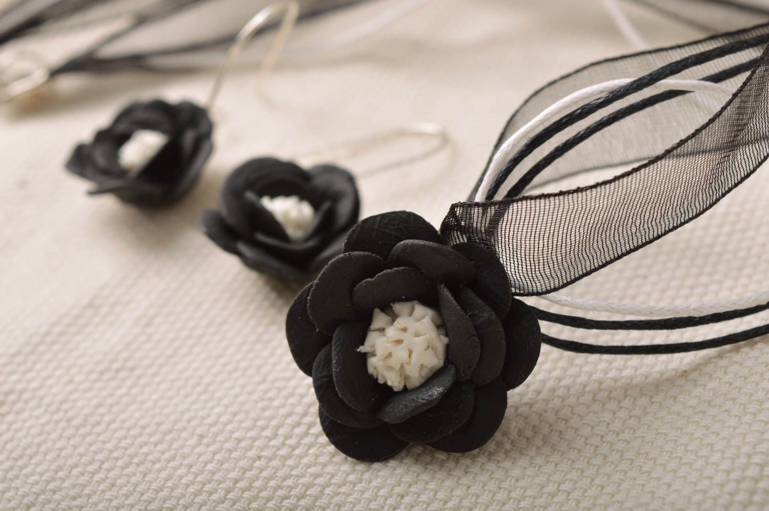 Handmade cold porcelain jewelry set earrings and necklace with black flowers photo 1