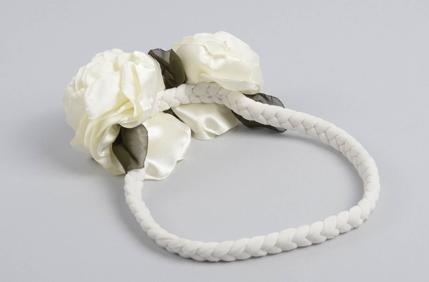 Zartes beige Blumen Haarband handmade Designer Schmuck Accessoire für Haare foto 2