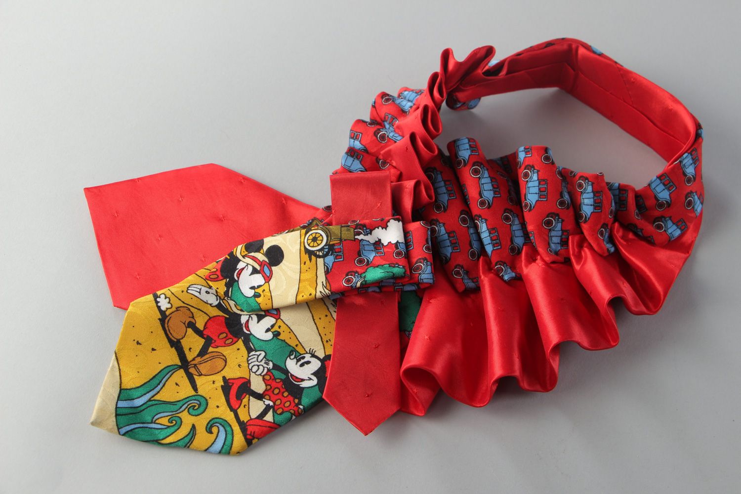 Модное колье из мужских галстуков из шелка и атласа красное фото 2