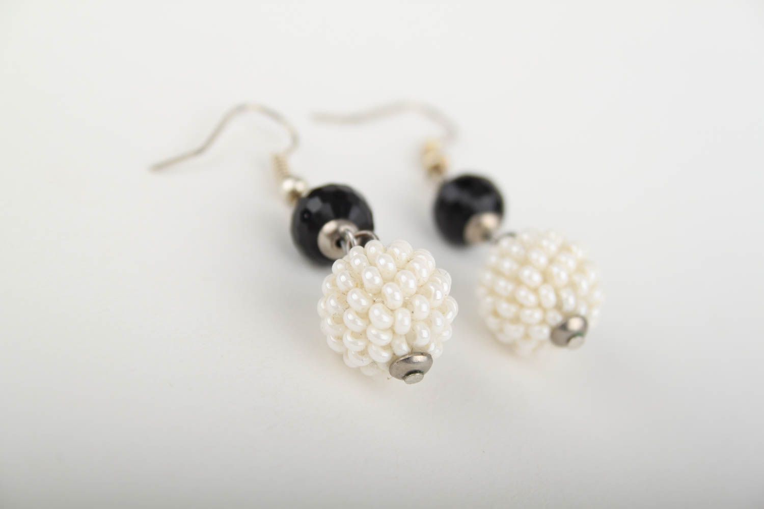 Handmade beaded earrings exclusive earrings with charms trendy bijouterie photo 3