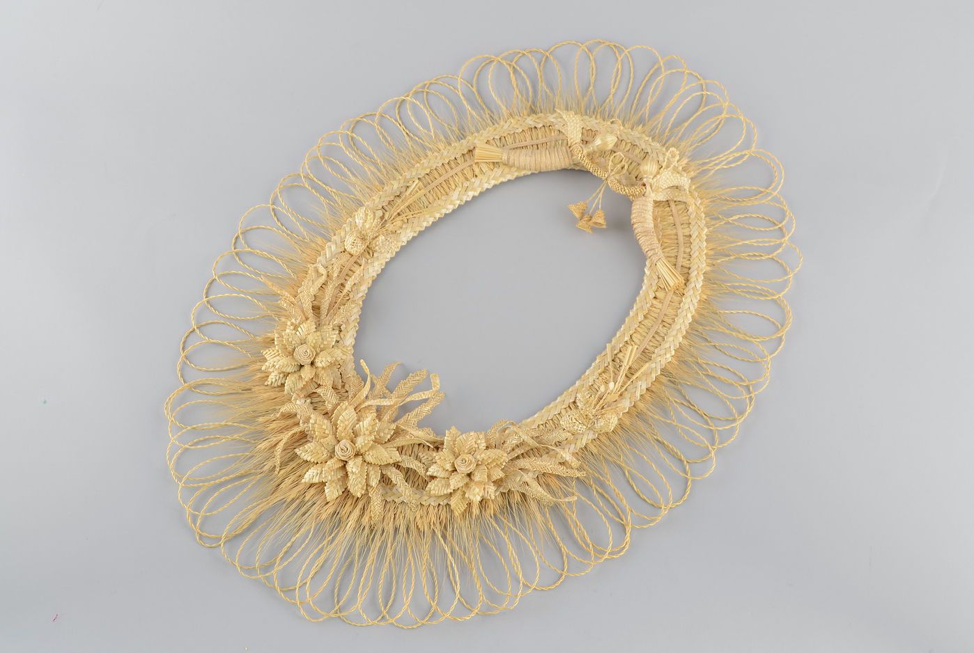 Amulet-wreath made of straw photo 1
