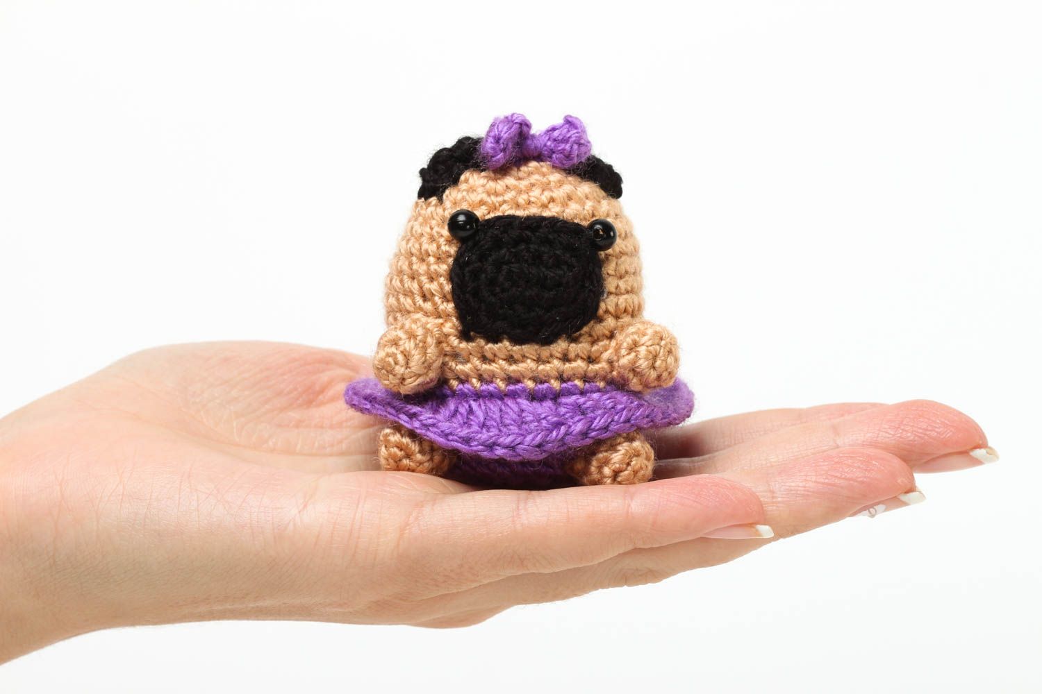 Jouet carlin Peluche faite main en violet tricotée Cadeau enfant au crochet photo 5