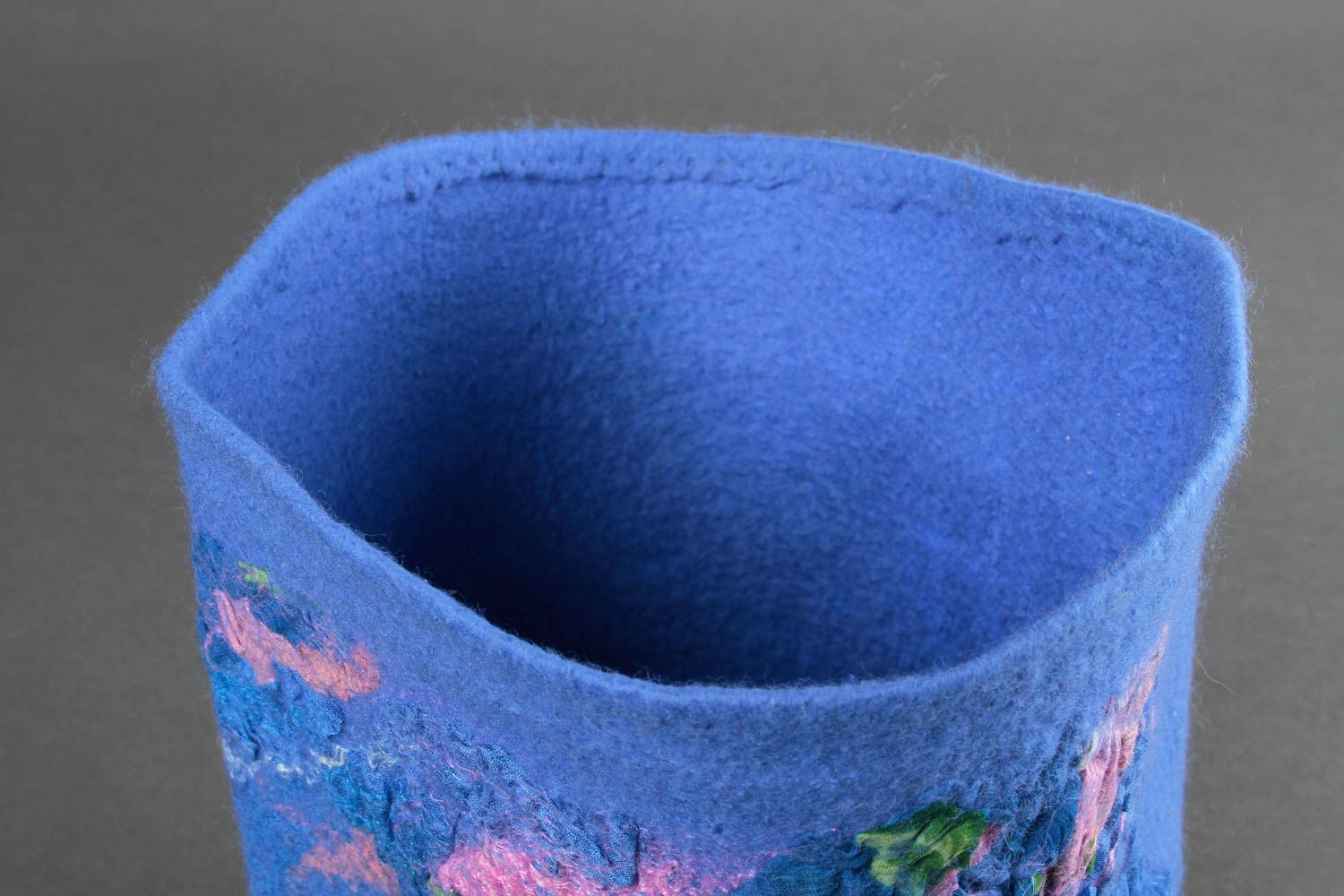 Bonnet laine feutrée Vêtement femme fait main bleu tendance Cadeau original photo 5