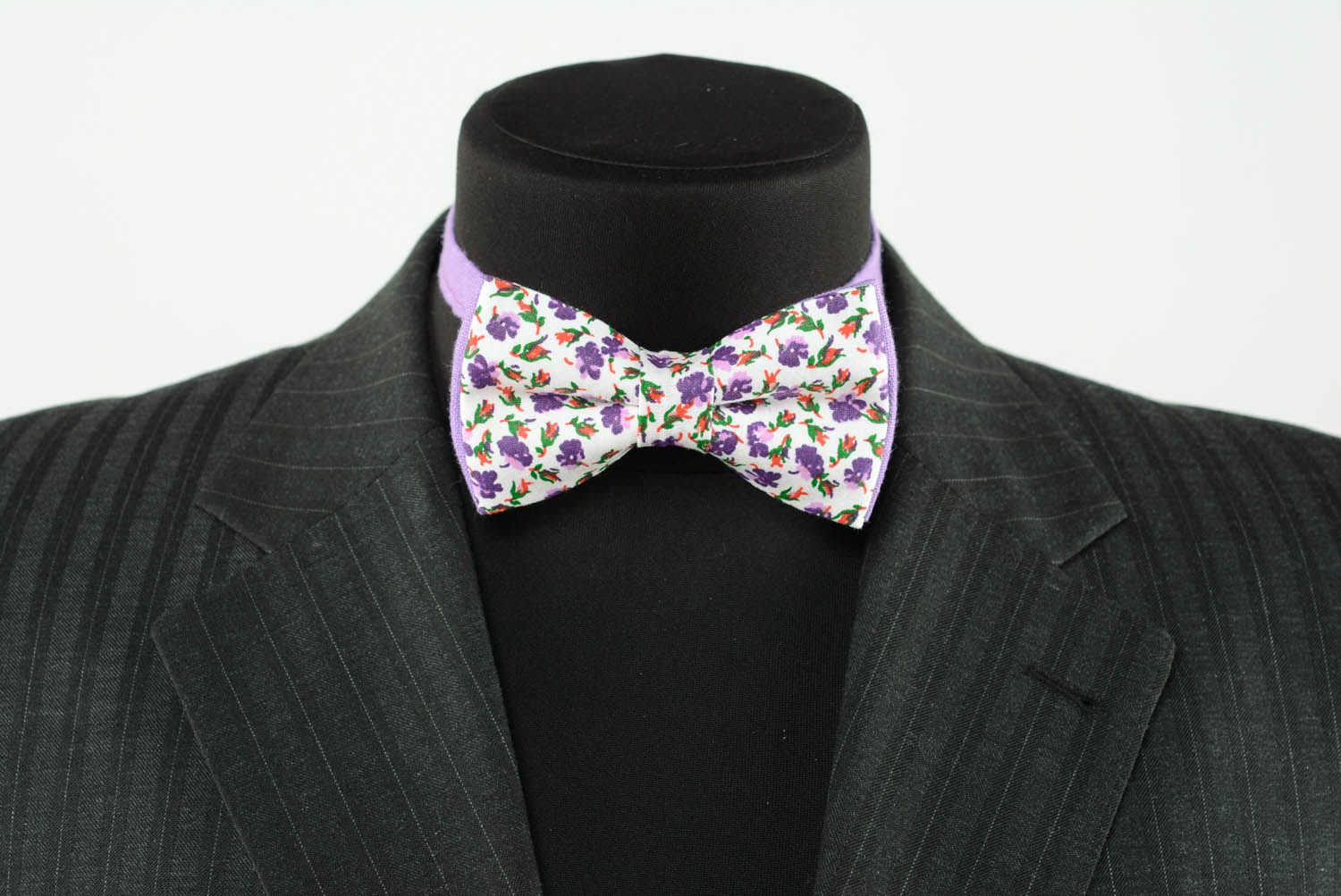Variegated bow tie photo 2