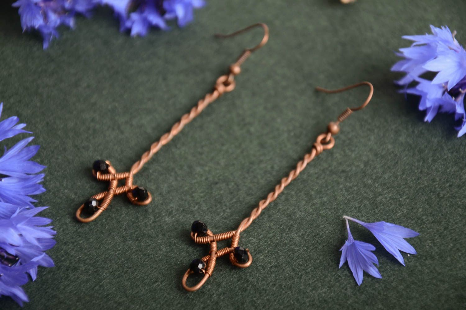 Lange Ohrringe aus Kupfer in wire wrap Technik künstlerische Handarbeit foto 1