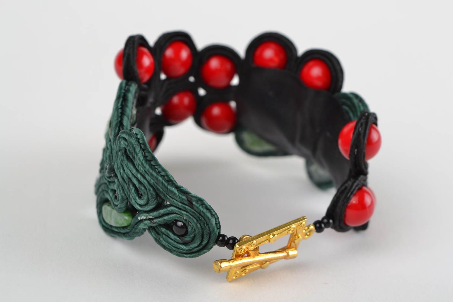 Bracelet fait main design original avec perles technique soutache avec pierre photo 4