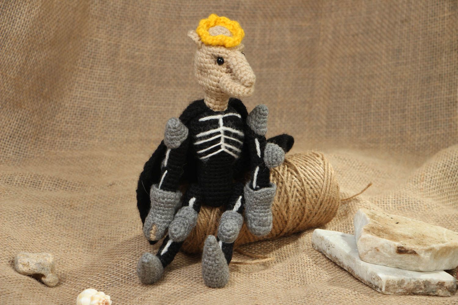 Peluche tricotée au crochet en forme de Kochtcheï photo 5