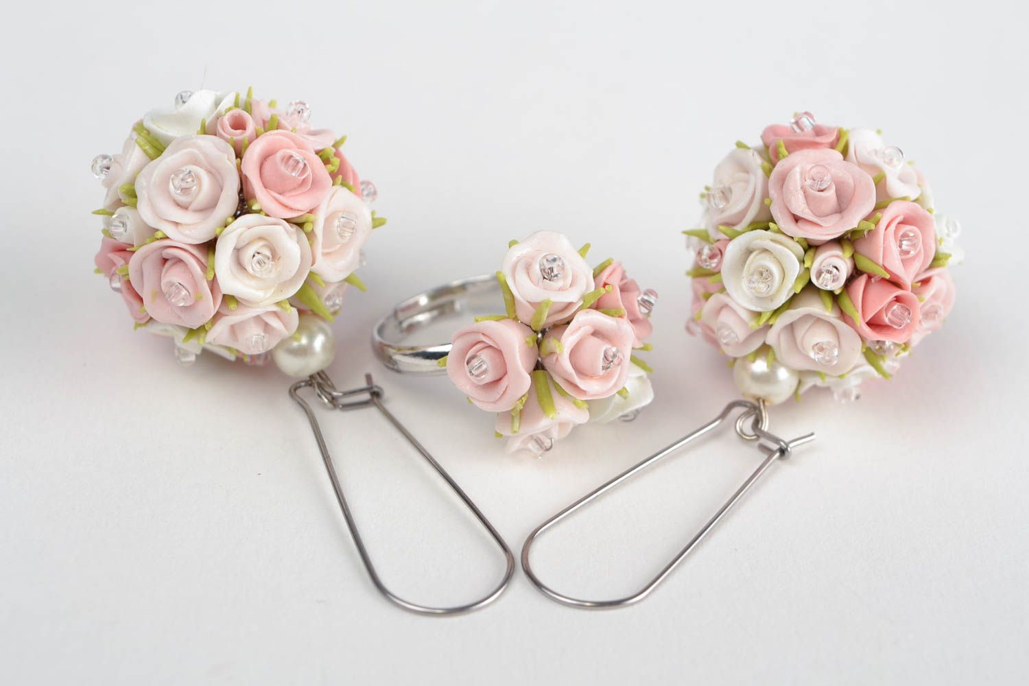 Rosa Schmuckset mit Blumen Ohrringe und Ring aus Polymerton handmade Schmuck foto 3