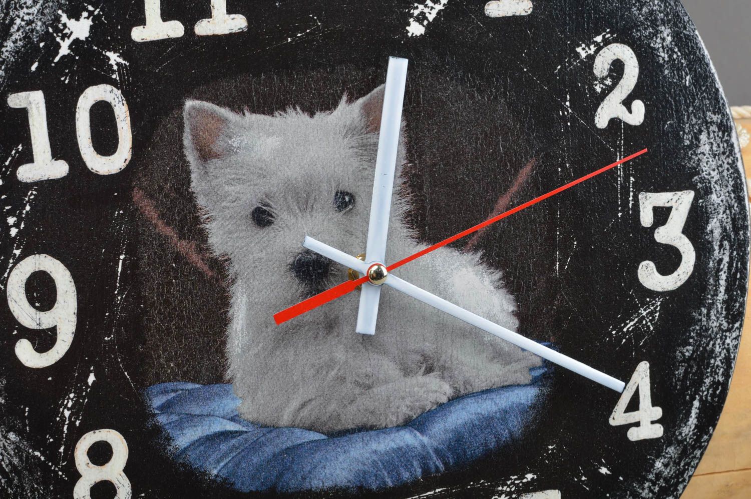 Horloge murale avec chien en bois faite main ronde noire serviettage originale photo 2