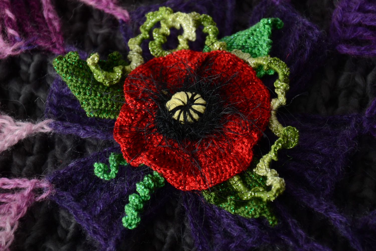 Handmade red crochet poppy flower brooch photo 1