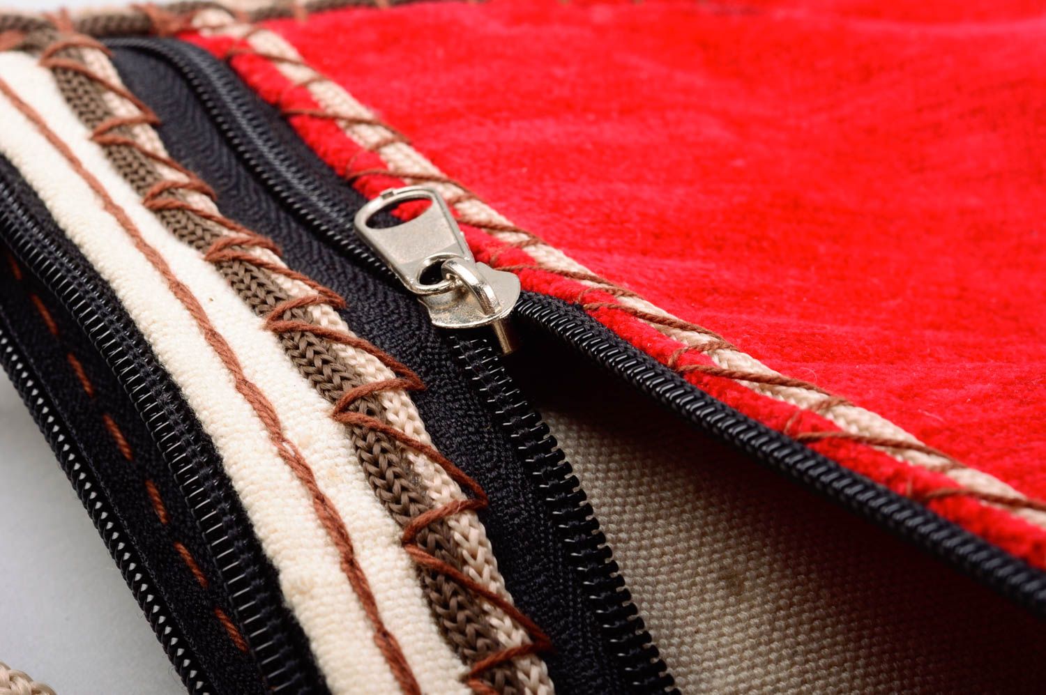 Женская сумка из ткани ручной работы с длинной ручкой и внешним карманом фото 4