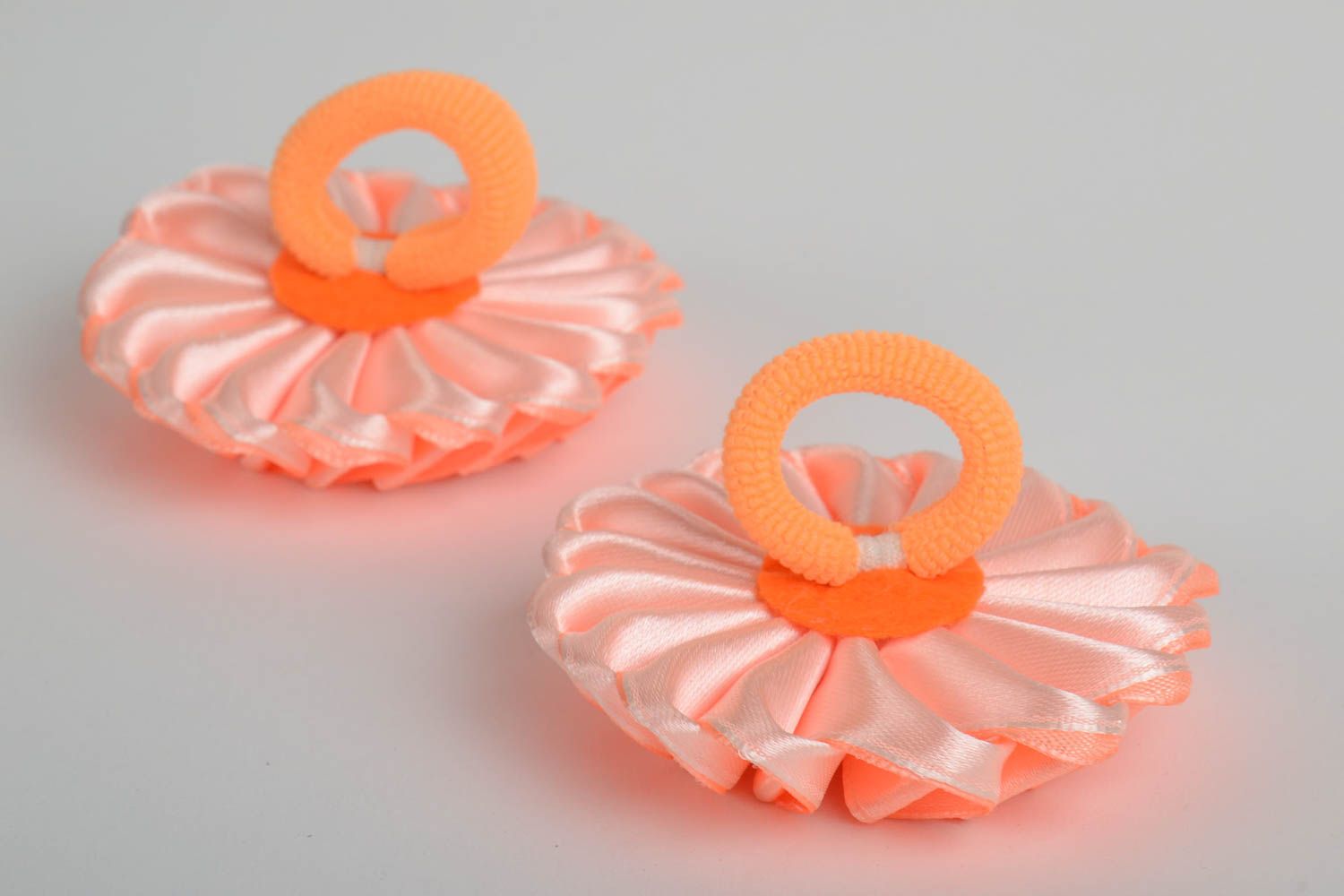 Set of 2 designer homemade hair bands with peach colored ribbon kanzashi flowers photo 2