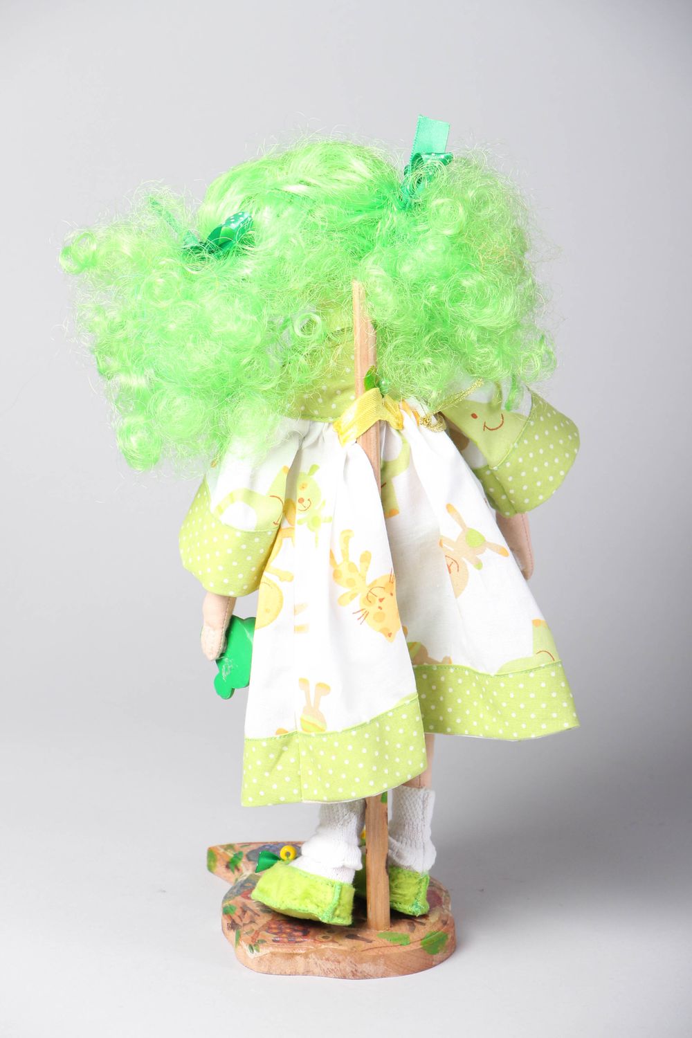Мягкая кукла на подставке в платье из ткани Царевна-лягушка фото 3