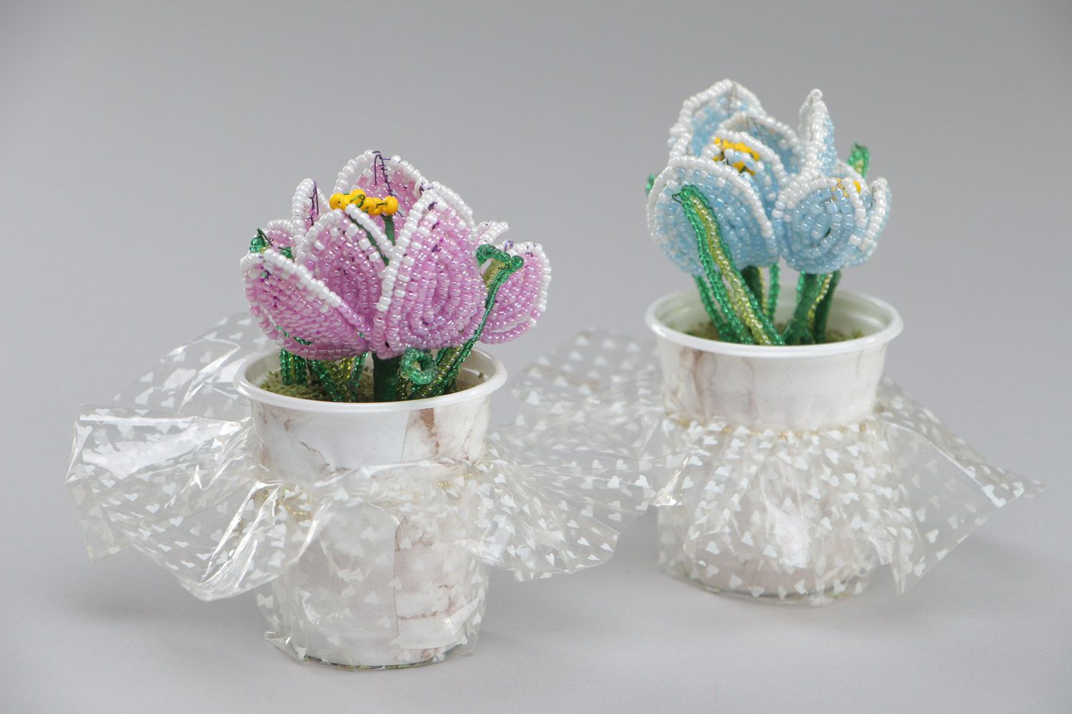 Set of handmade artificial flowers woven of Chinese beads in the shape of spring crocuses 2 items photo 2