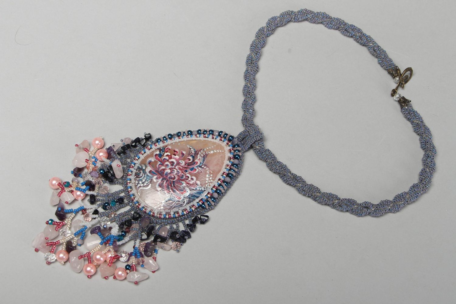 Ожерелье из бисера ручной работы с натуральными камнями фото 1