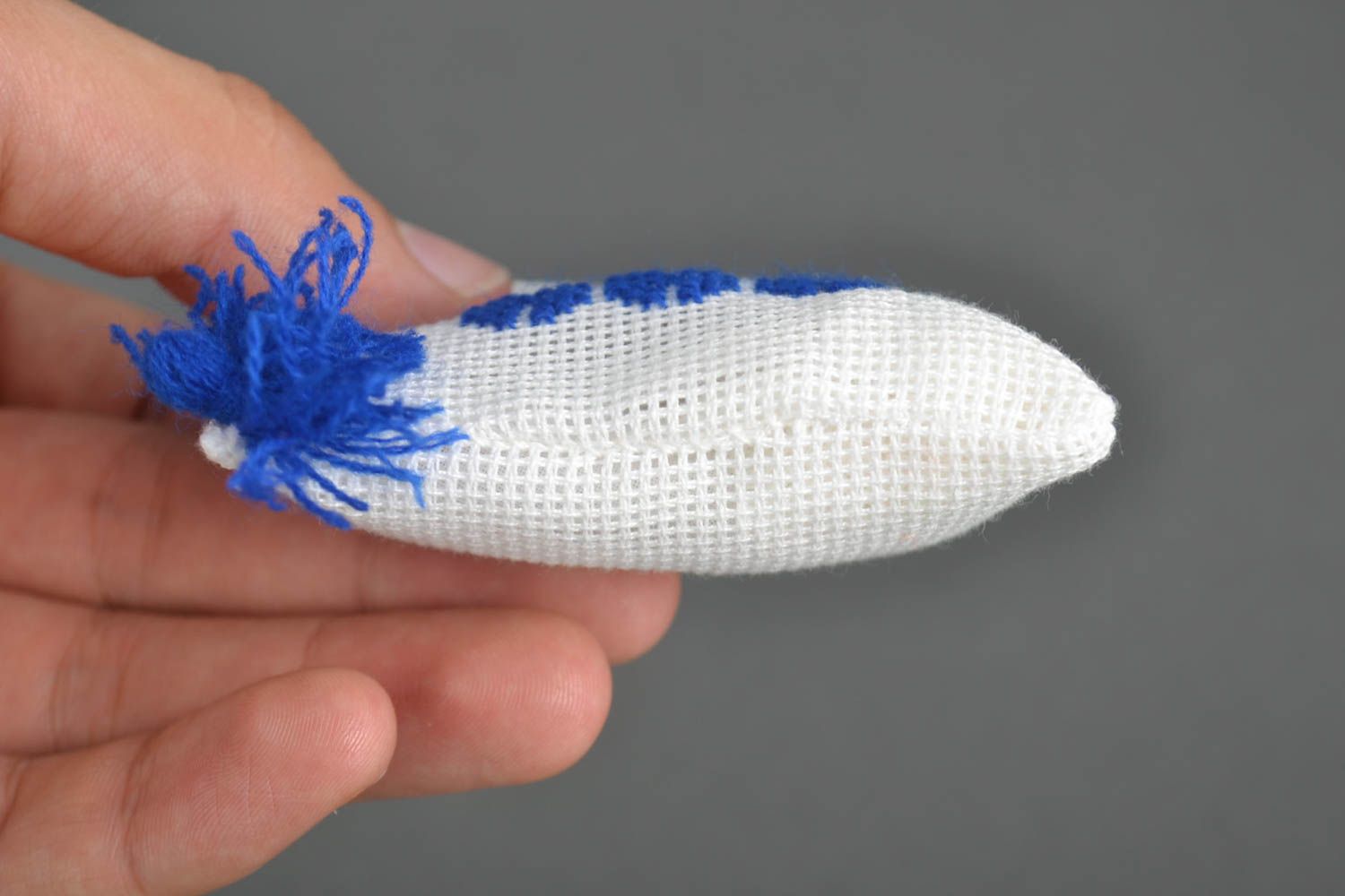 Cojín hecho a mano de color azul almohadilla para agujas regalo original foto 4